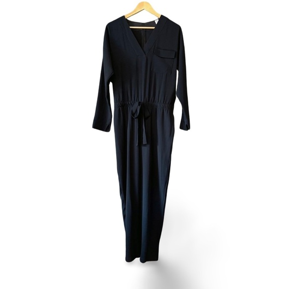 Elegant Black Jumpsuit - Picture 1 of 10